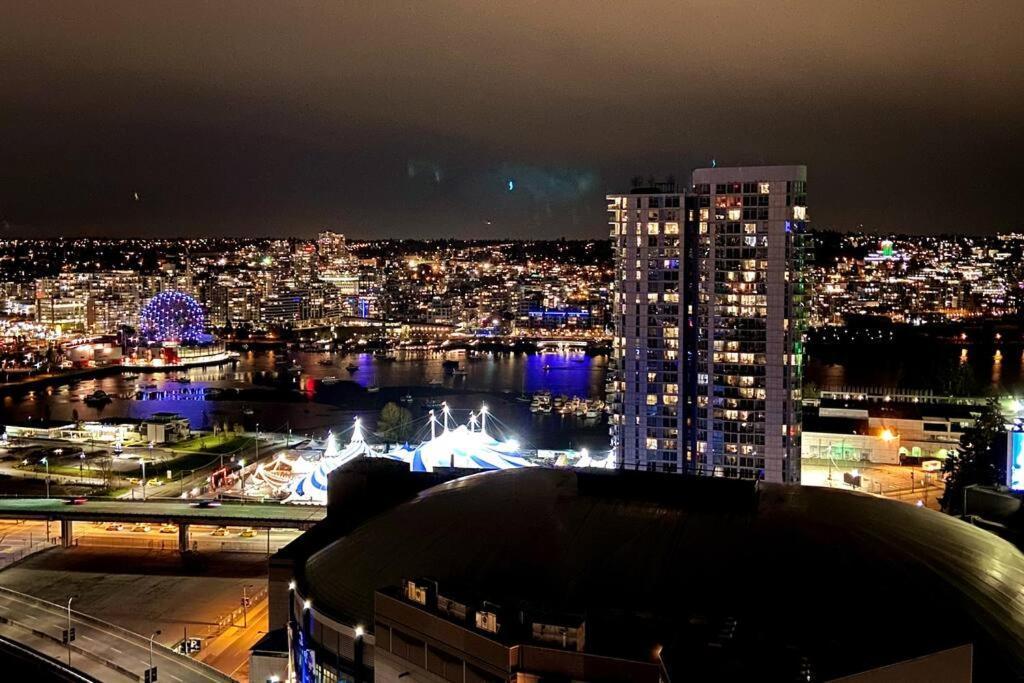 Downtown 3Br/2Ba+Views+Skytrain+Free Parking Διαμέρισμα Βανκούβερ Εξωτερικό φωτογραφία