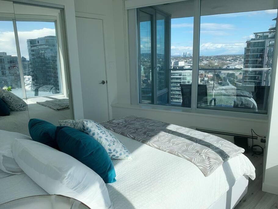 Downtown 3Br/2Ba+Views+Skytrain+Free Parking Διαμέρισμα Βανκούβερ Εξωτερικό φωτογραφία