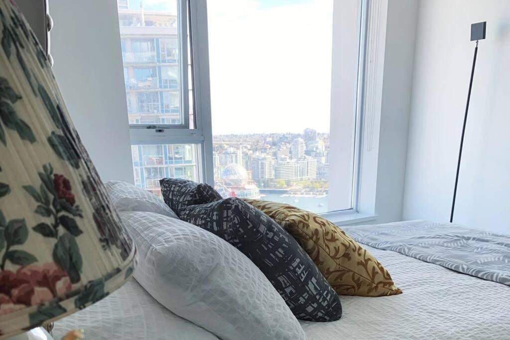 Downtown 3Br/2Ba+Views+Skytrain+Free Parking Διαμέρισμα Βανκούβερ Εξωτερικό φωτογραφία