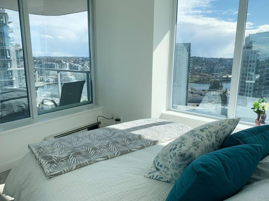 Downtown 3Br/2Ba+Views+Skytrain+Free Parking Διαμέρισμα Βανκούβερ Εξωτερικό φωτογραφία